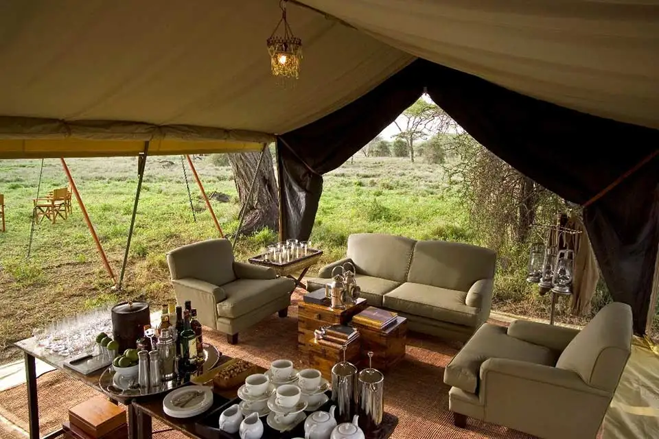 Safari in Tanzania 19 Serengeti Tented Camp - Lounge