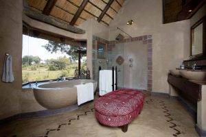 Lukimbi Safari Lodge Premier Bathroom