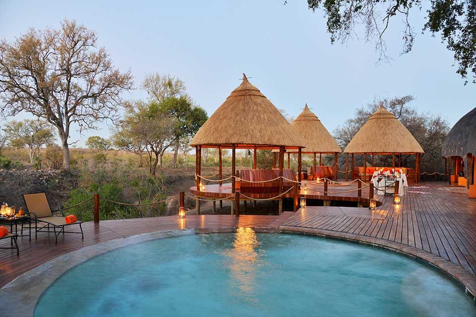 Pool Deck Hoyo - Hoyo Safari Lodge Pool Deck - Tony Sparkes Wildlife and Photographic Safaris